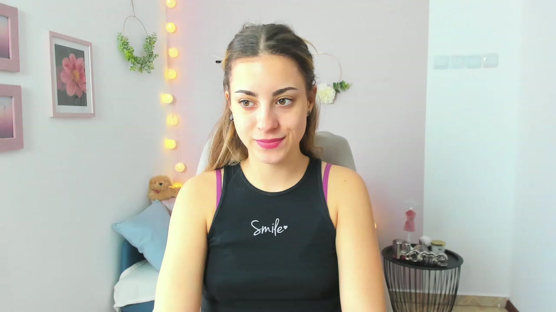 Gallery image thumbnail from Gia_Lopez18's myfreecams stream on, 04/16/2023, 11:42 image 15 of 20