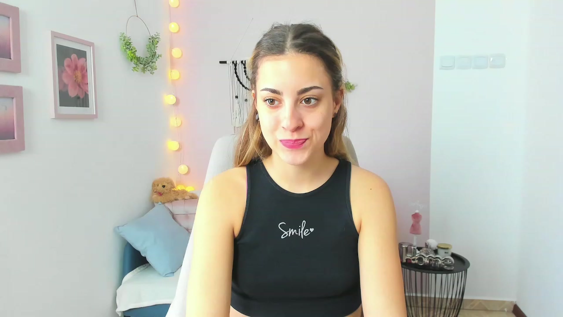 Gallery image thumbnail from Gia_Lopez18's myfreecams stream on, 04/16/2023, 11:42 image 7 of 20