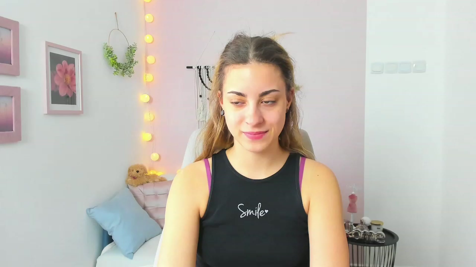 Gallery image thumbnail from Gia_Lopez18's myfreecams stream on, 04/16/2023, 12:59 image 20 of 20