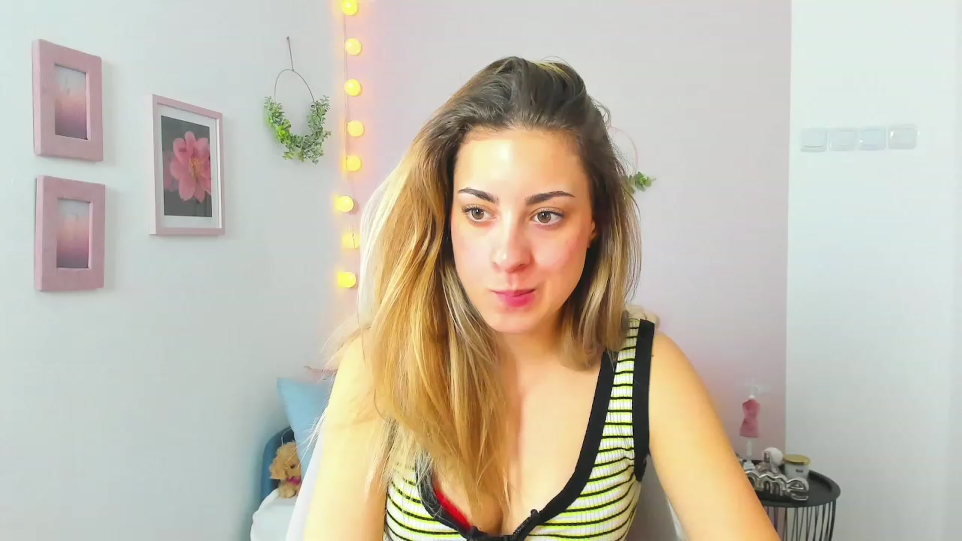 Gallery image thumbnail from Gia_Lopez18's myfreecams stream on, 04/18/2023, 11:55 image 10 of 20