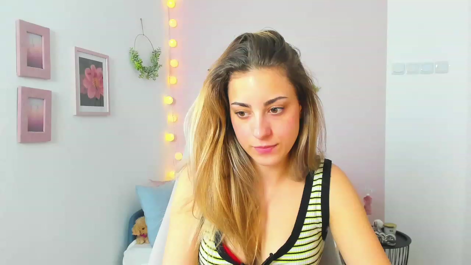 Gallery image thumbnail from Gia_Lopez18's myfreecams stream on, 04/18/2023, 11:55 image 12 of 20
