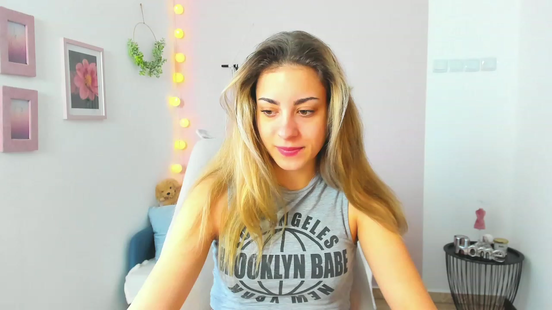 Gallery image thumbnail from Gia_Lopez18's myfreecams stream on, 04/19/2023, 10:06 image 1 of 20