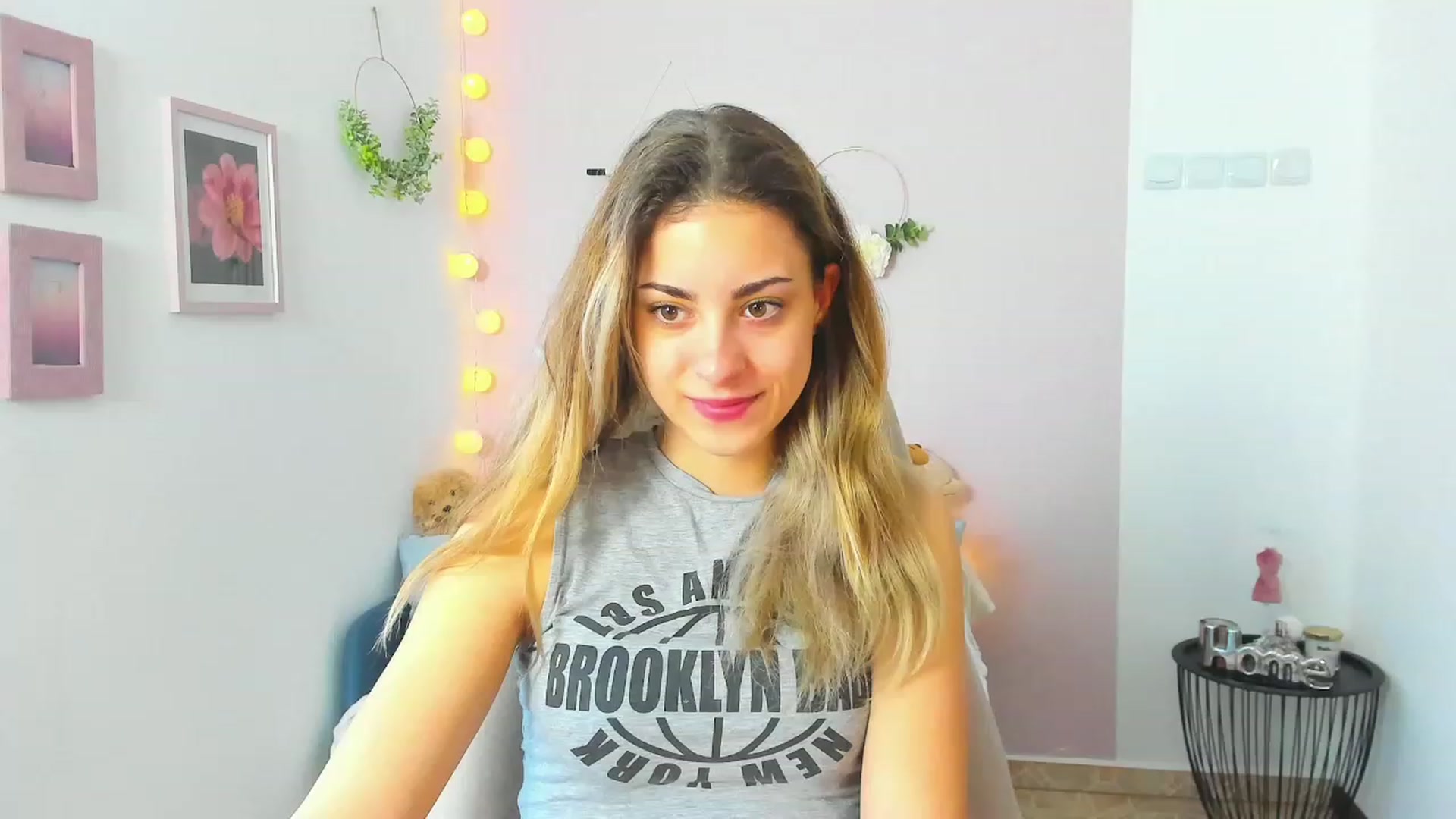 Gallery image thumbnail from Gia_Lopez18's myfreecams stream on, 04/19/2023, 10:06 image 13 of 20
