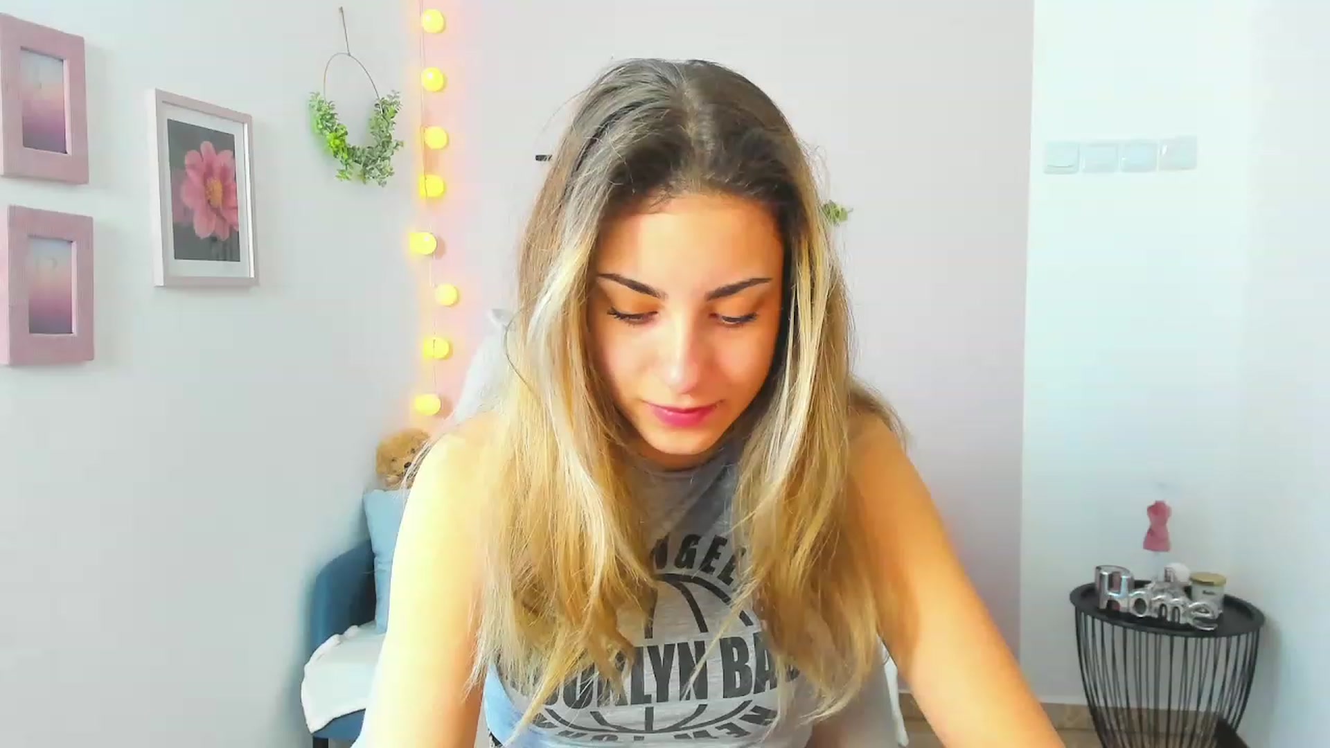Gallery image thumbnail from Gia_Lopez18's myfreecams stream on, 04/19/2023, 10:06 image 10 of 20