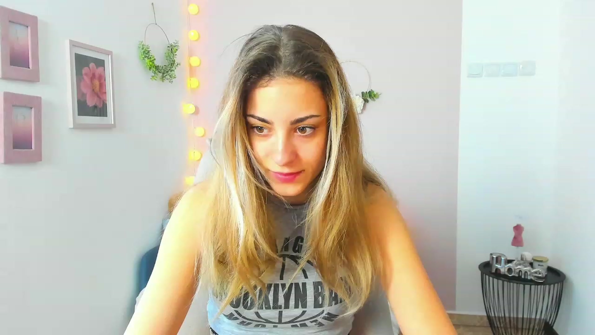 Gallery image thumbnail from Gia_Lopez18's myfreecams stream on, 04/19/2023, 10:06 image 8 of 20
