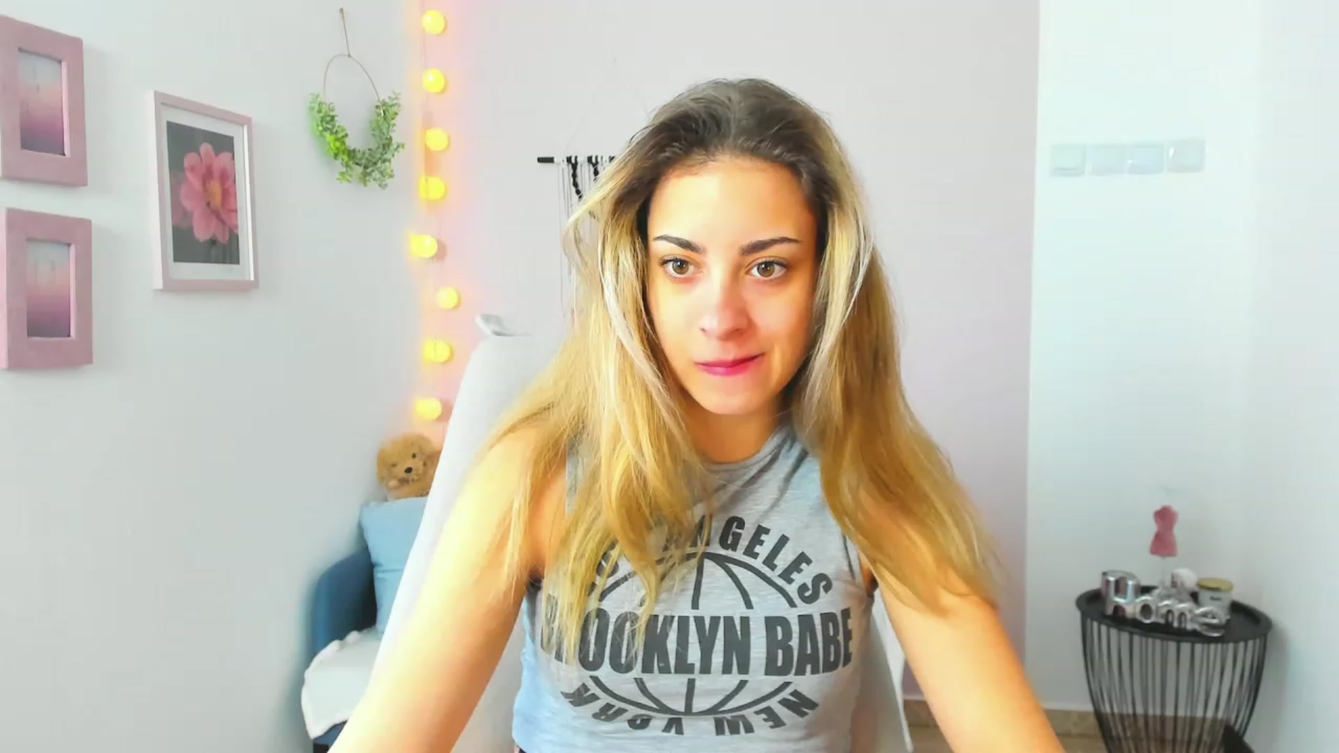 Gallery image thumbnail from Gia_Lopez18's myfreecams stream on, 04/19/2023, 10:06 image 2 of 20