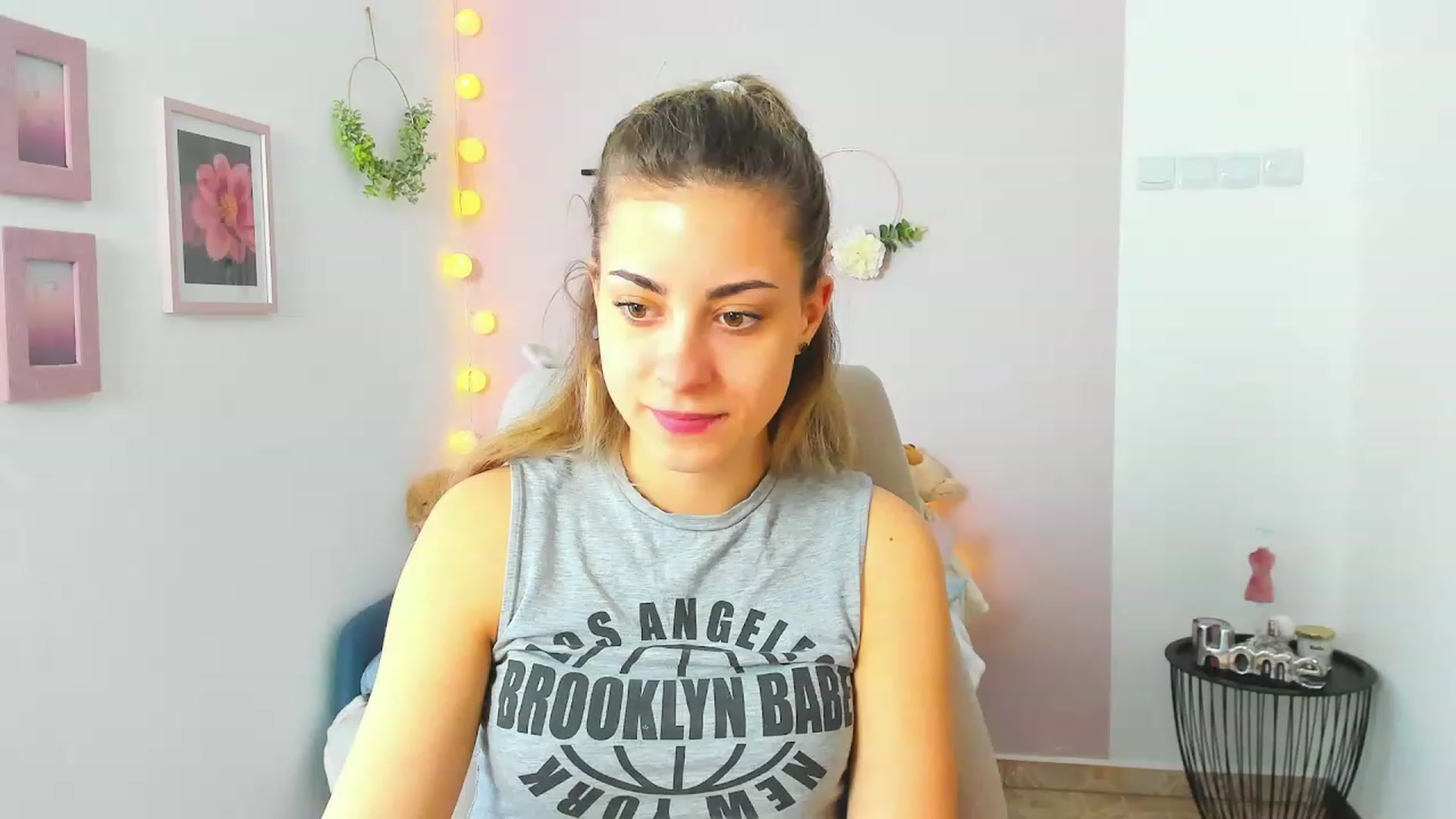 Gallery image thumbnail from Gia_Lopez18's myfreecams stream on, 04/19/2023, 12:09 image 15 of 20