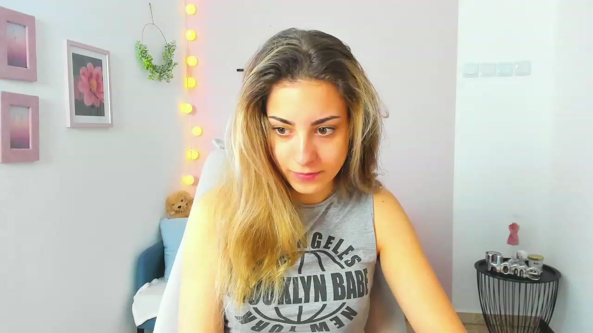 Gallery image thumbnail from Gia_Lopez18's myfreecams stream on, 04/19/2023, 12:09 image 4 of 20