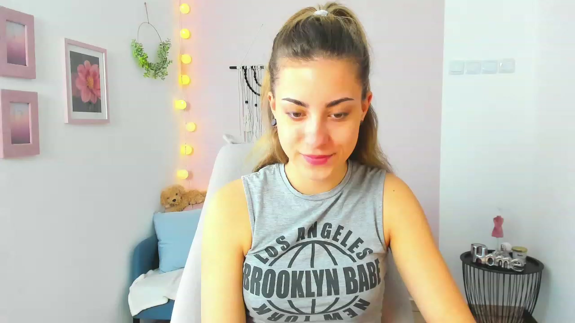 Gallery image thumbnail from Gia_Lopez18's myfreecams stream on, 04/19/2023, 12:09 image 9 of 20
