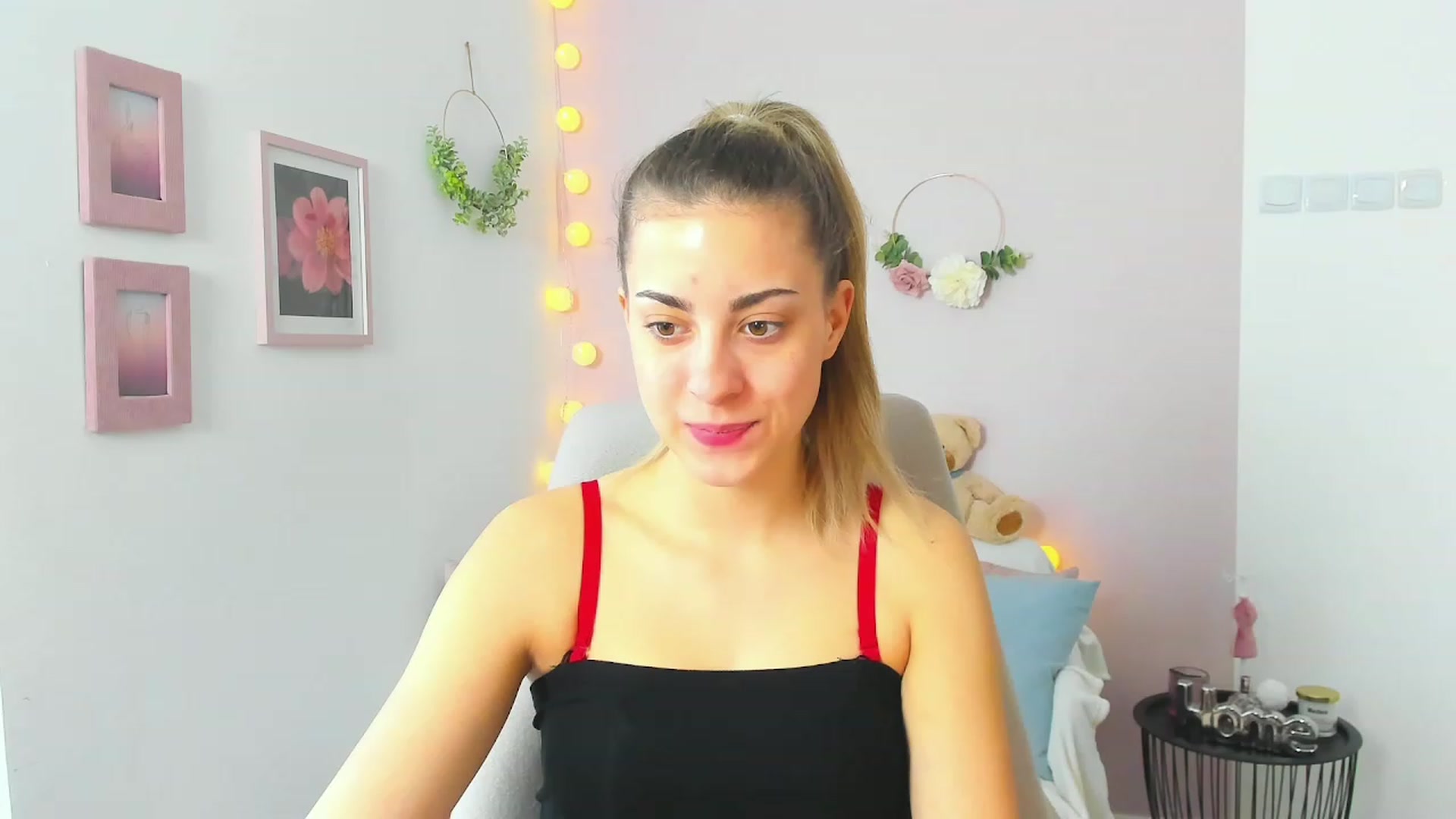 Gallery image thumbnail from Gia_Lopez18's myfreecams stream on, 04/20/2023, 10:00 image 1 of 20