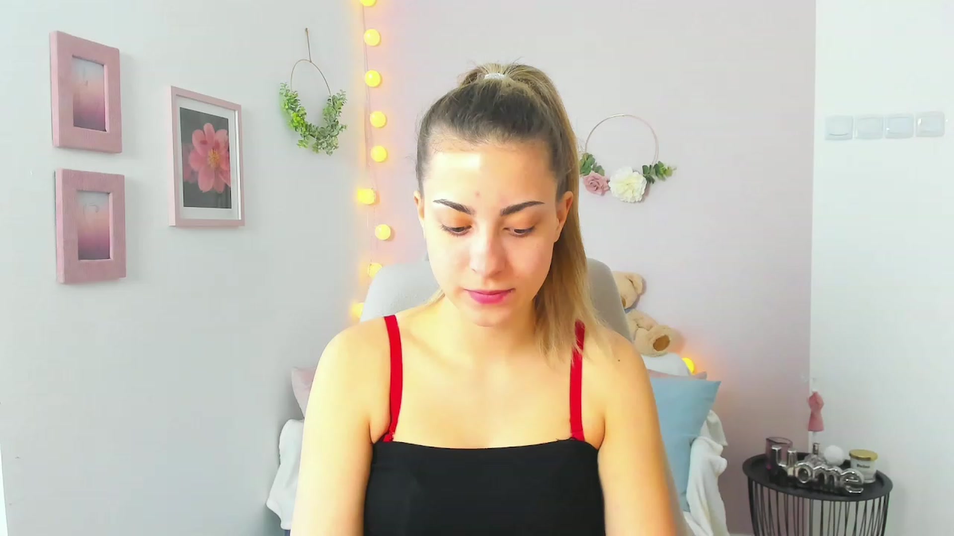 Gallery image thumbnail from Gia_Lopez18's myfreecams stream on, 04/20/2023, 10:00 image 2 of 20