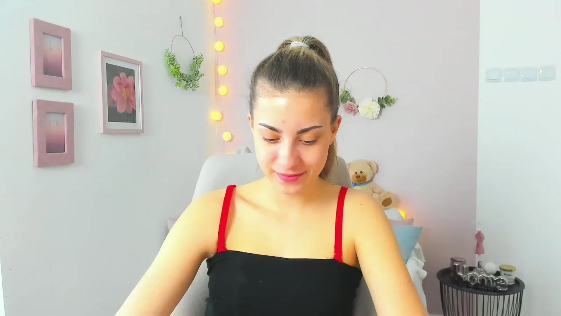 Gallery image thumbnail from Gia_Lopez18's myfreecams stream on, 04/20/2023, 12:15 image 4 of 20