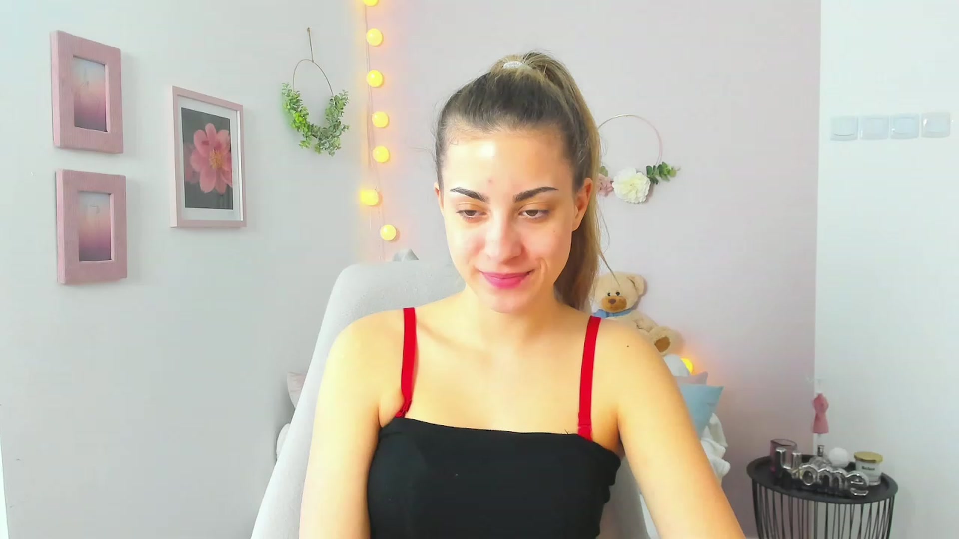Gallery image thumbnail from Gia_Lopez18's myfreecams stream on, 04/20/2023, 12:15 image 3 of 20
