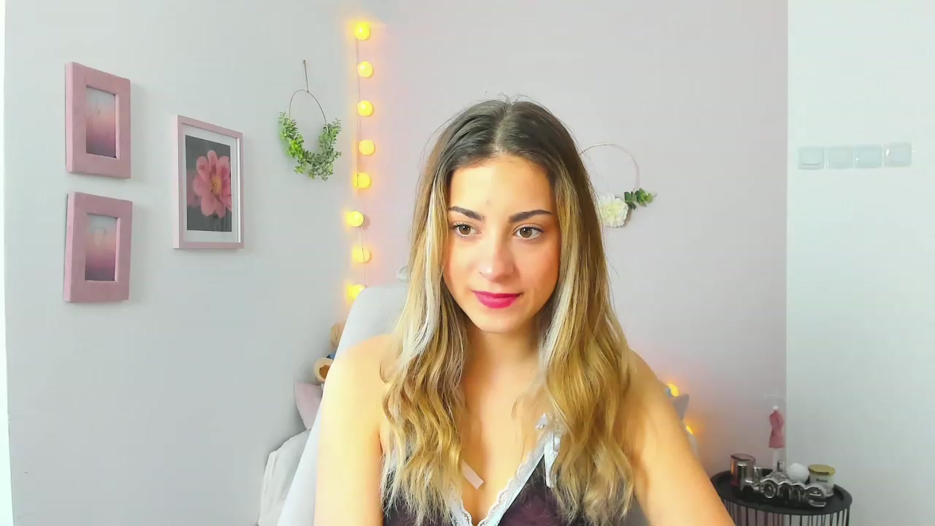 Gallery image thumbnail from Gia_Lopez18's myfreecams stream on, 04/21/2023, 08:50 image 3 of 20
