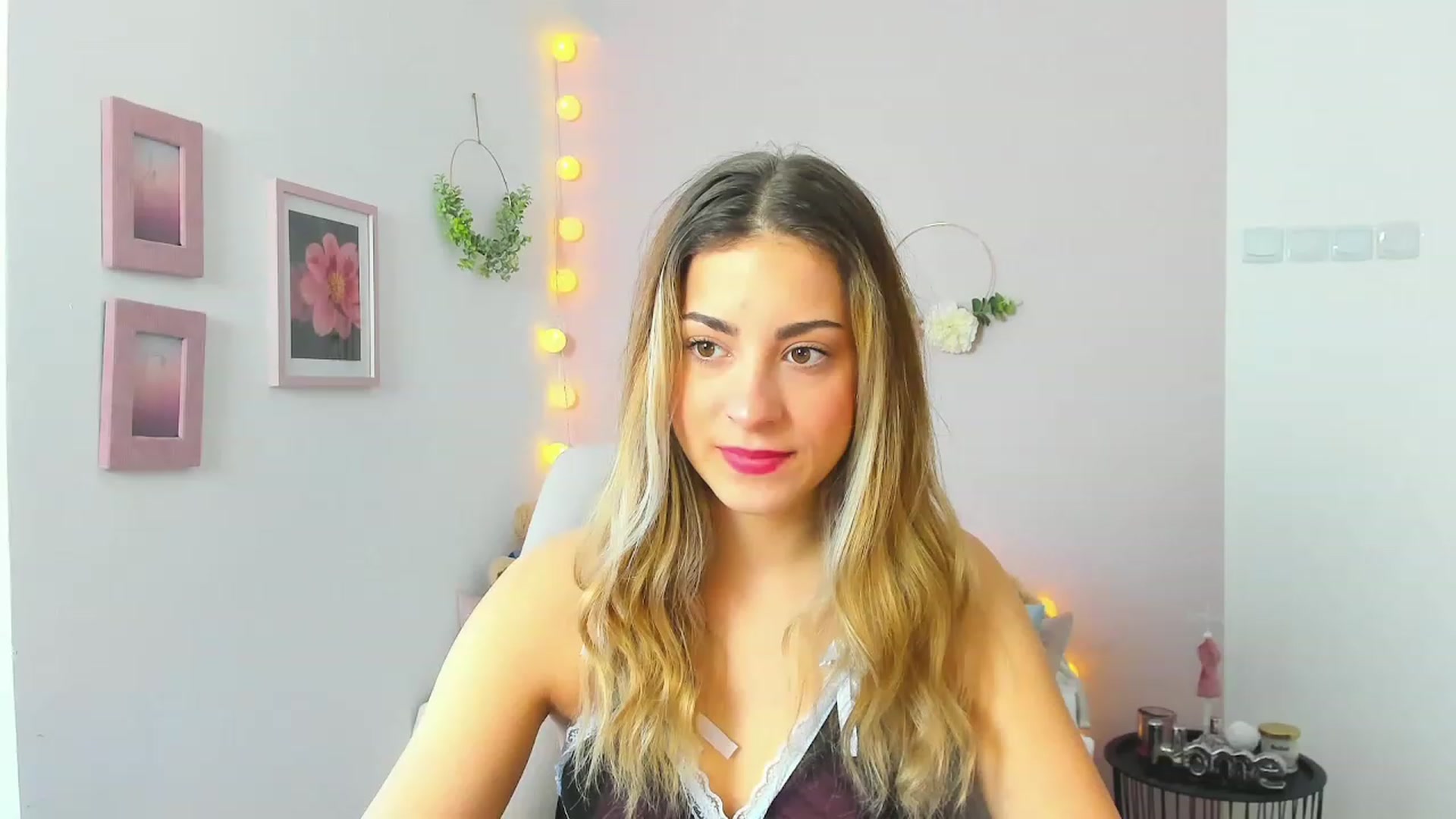 Gallery image thumbnail from Gia_Lopez18's myfreecams stream on, 04/21/2023, 08:50 image 2 of 20