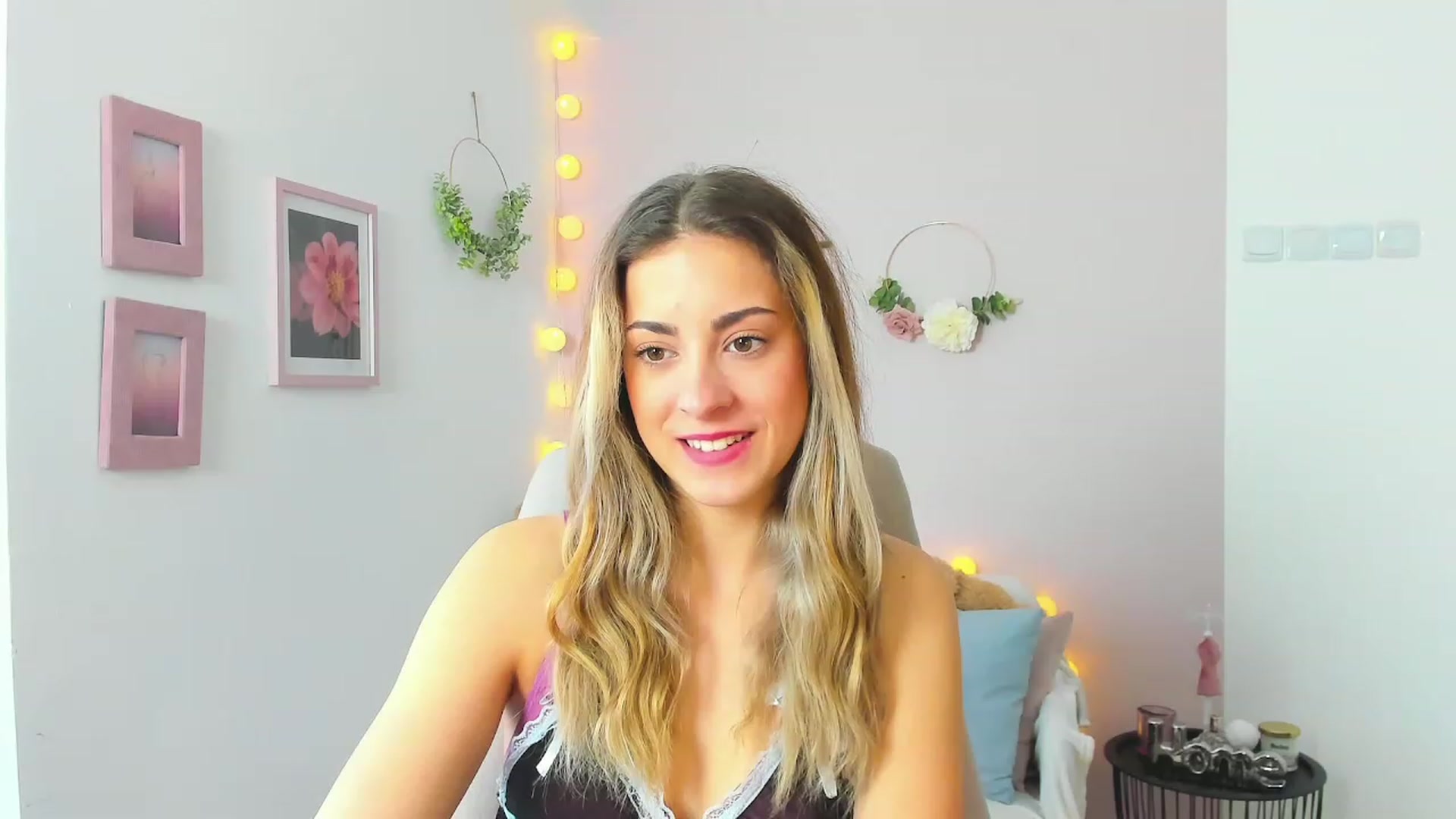 Gallery image thumbnail from Gia_Lopez18's myfreecams stream on, 04/21/2023, 10:18 image 19 of 20