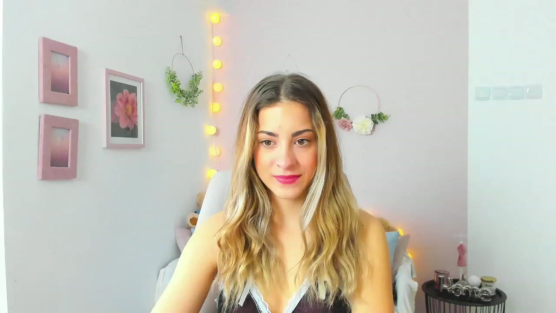 Gallery image thumbnail from Gia_Lopez18's myfreecams stream on, 04/21/2023, 10:18 image 7 of 20