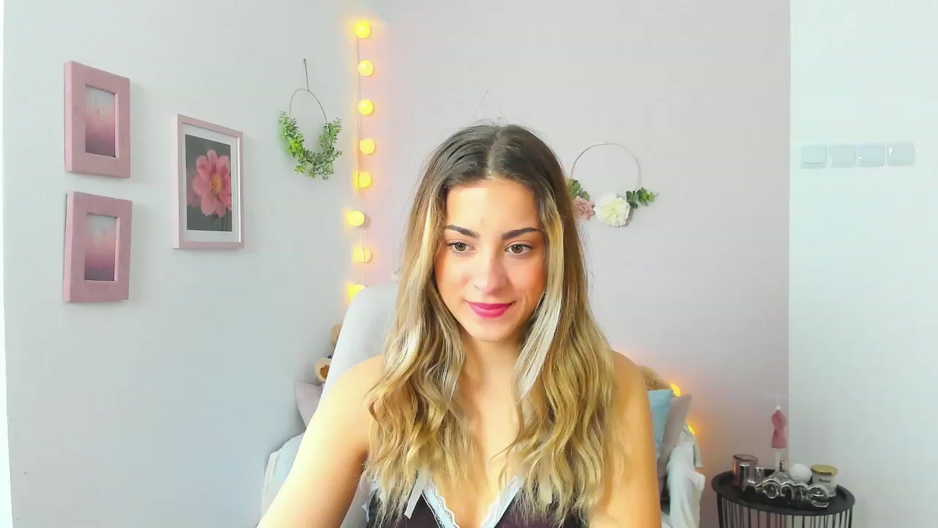 Gallery image thumbnail from Gia_Lopez18's myfreecams stream on, 04/21/2023, 10:18 image 5 of 20