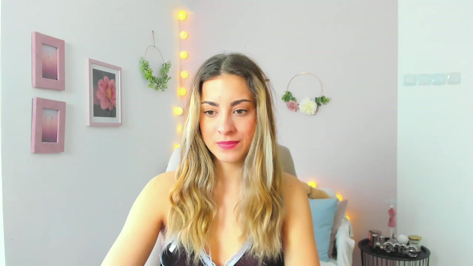 Gallery image thumbnail from Gia_Lopez18's myfreecams stream on, 04/21/2023, 10:18 image 18 of 20