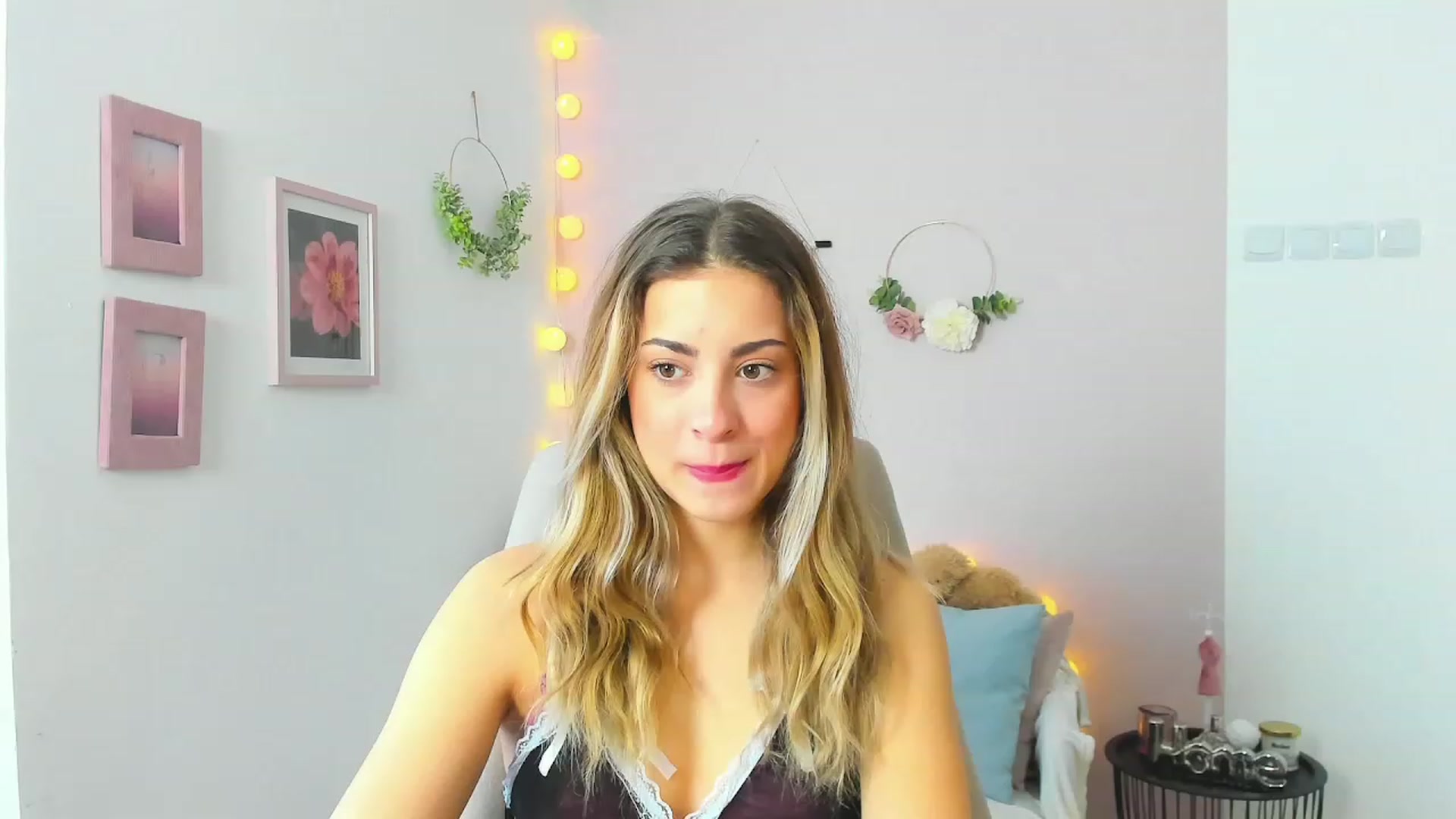 Gallery image thumbnail from Gia_Lopez18's myfreecams stream on, 04/21/2023, 10:18 image 1 of 20