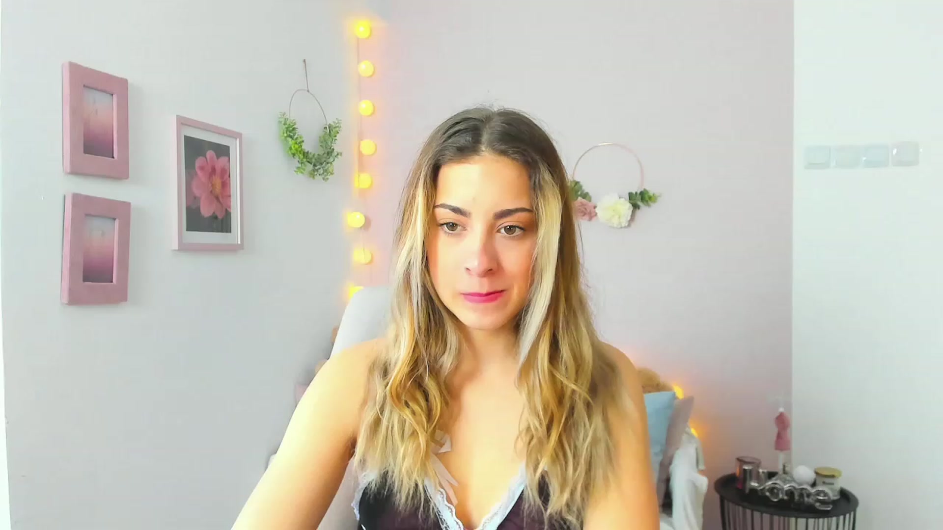 Gallery image thumbnail from Gia_Lopez18's myfreecams stream on, 04/21/2023, 10:18 image 12 of 20