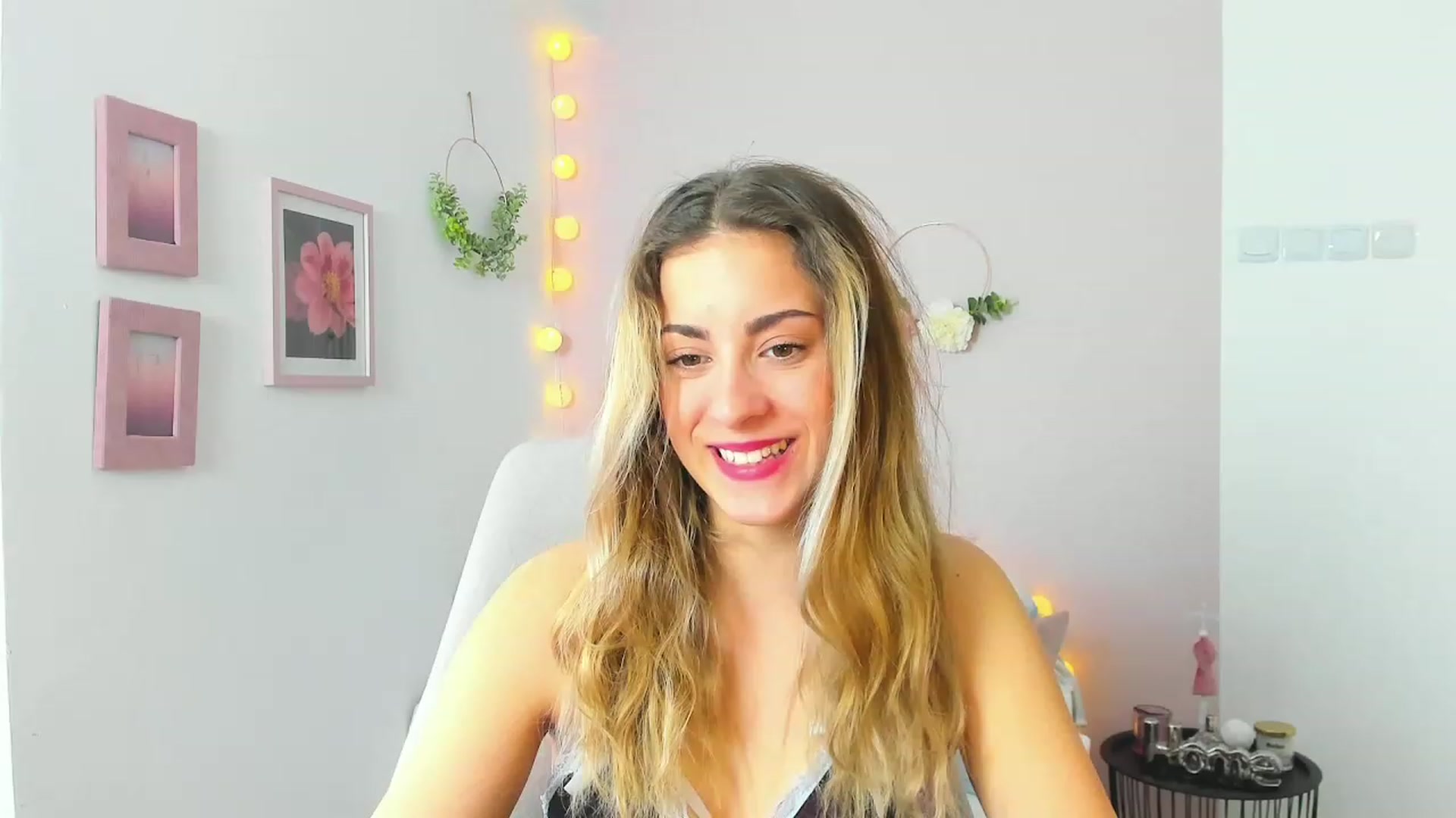 Gallery image thumbnail from Gia_Lopez18's myfreecams stream on, 04/21/2023, 11:59 image 1 of 20