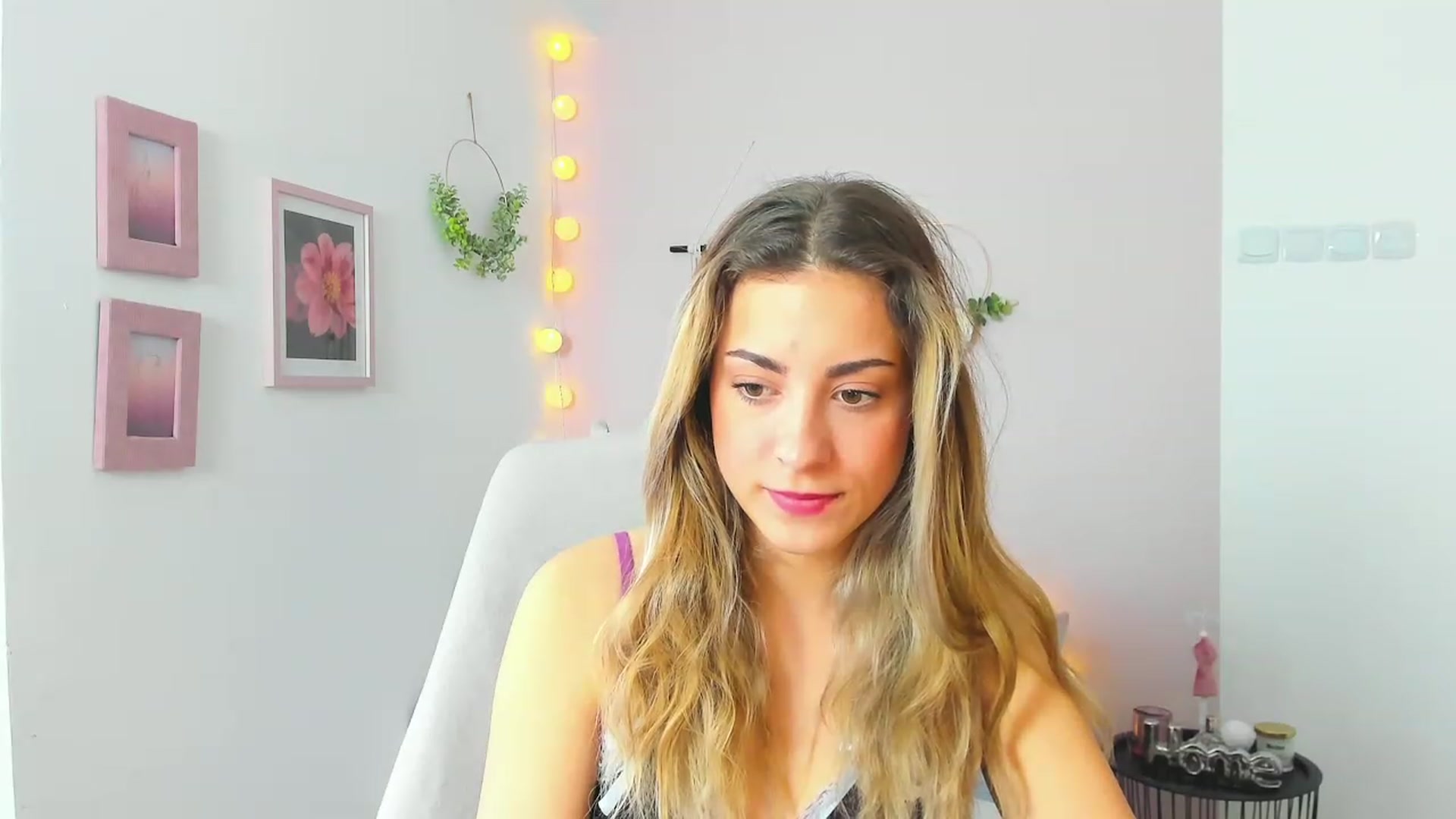 Gallery image thumbnail from Gia_Lopez18's myfreecams stream on, 04/21/2023, 11:59 image 11 of 20