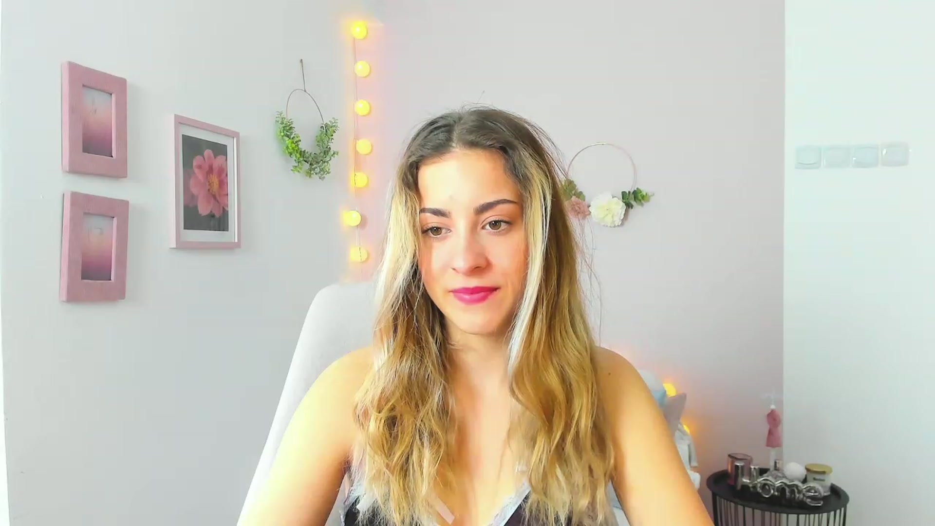 Gallery image thumbnail from Gia_Lopez18's myfreecams stream on, 04/21/2023, 11:59 image 4 of 20