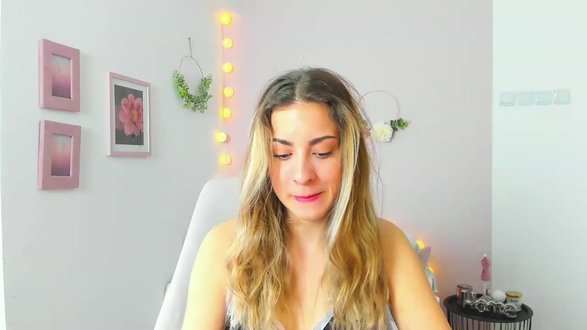 Gallery image thumbnail from Gia_Lopez18's myfreecams stream on, 04/21/2023, 11:59 image 6 of 20
