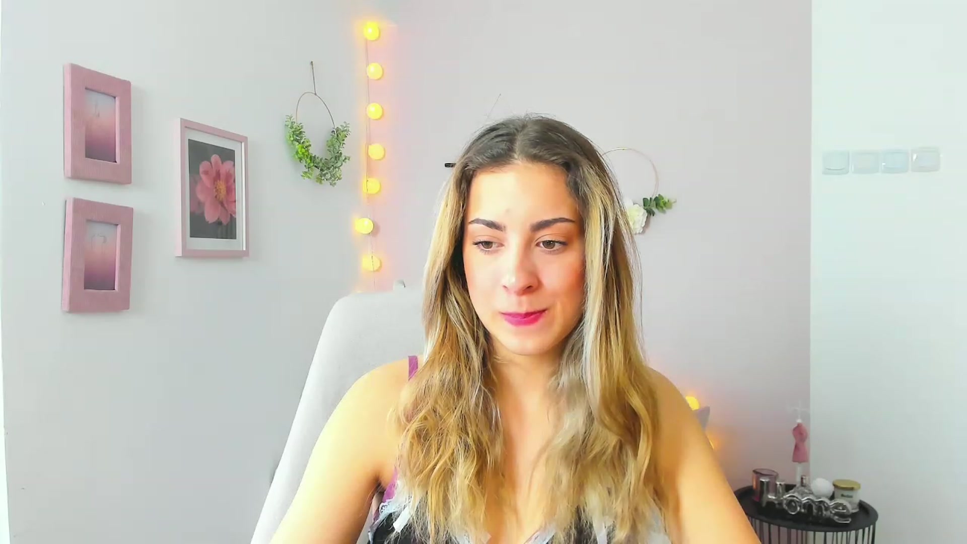 Gallery image thumbnail from Gia_Lopez18's myfreecams stream on, 04/21/2023, 11:59 image 14 of 20