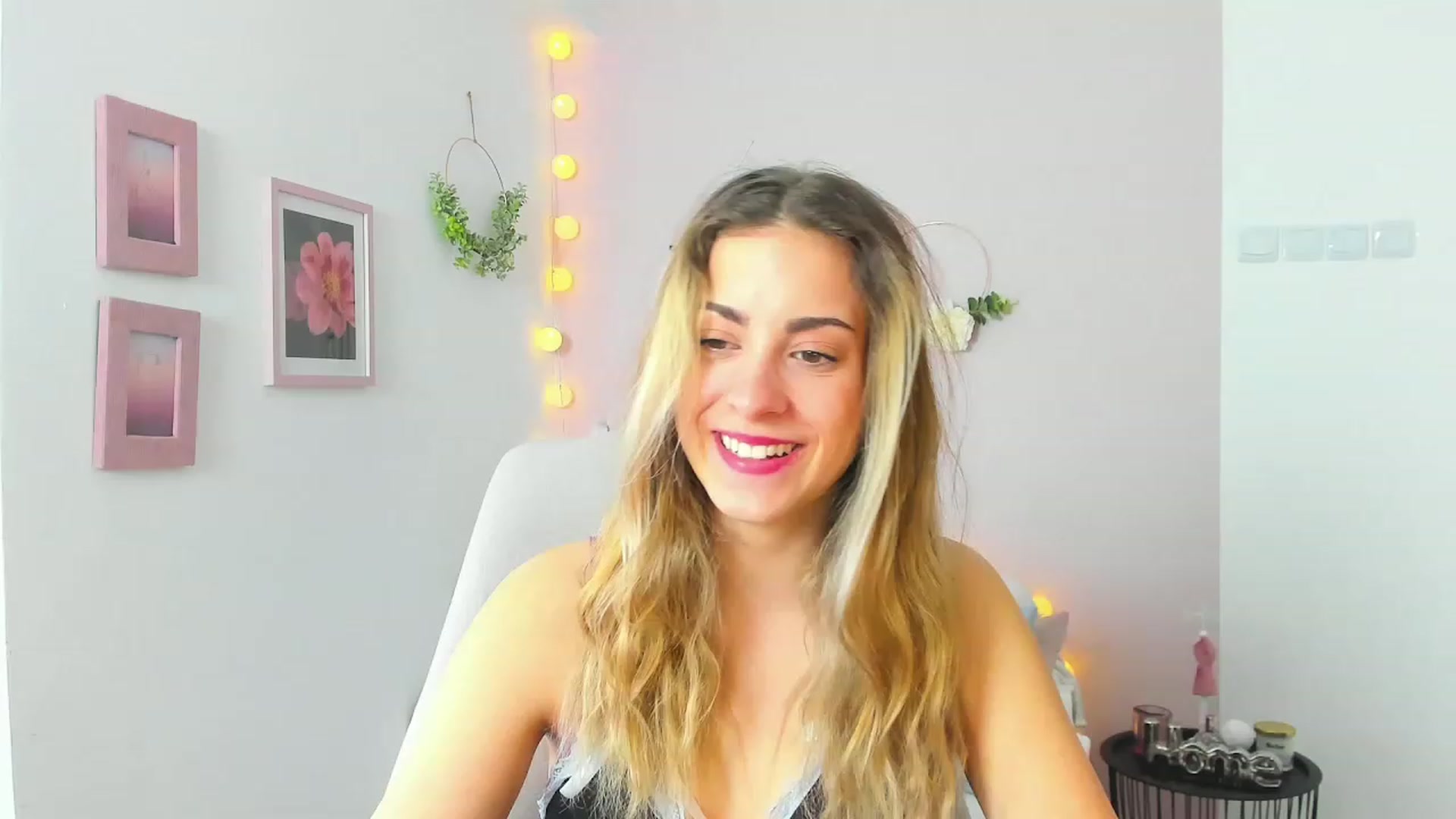 Gallery image thumbnail from Gia_Lopez18's myfreecams stream on, 04/21/2023, 11:59 image 2 of 20