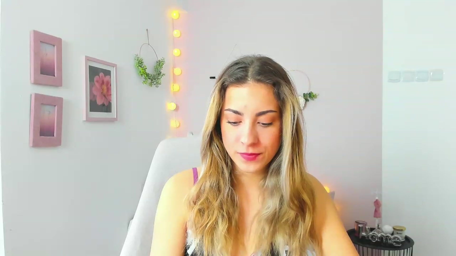 Gallery image thumbnail from Gia_Lopez18's myfreecams stream on, 04/21/2023, 11:59 image 12 of 20