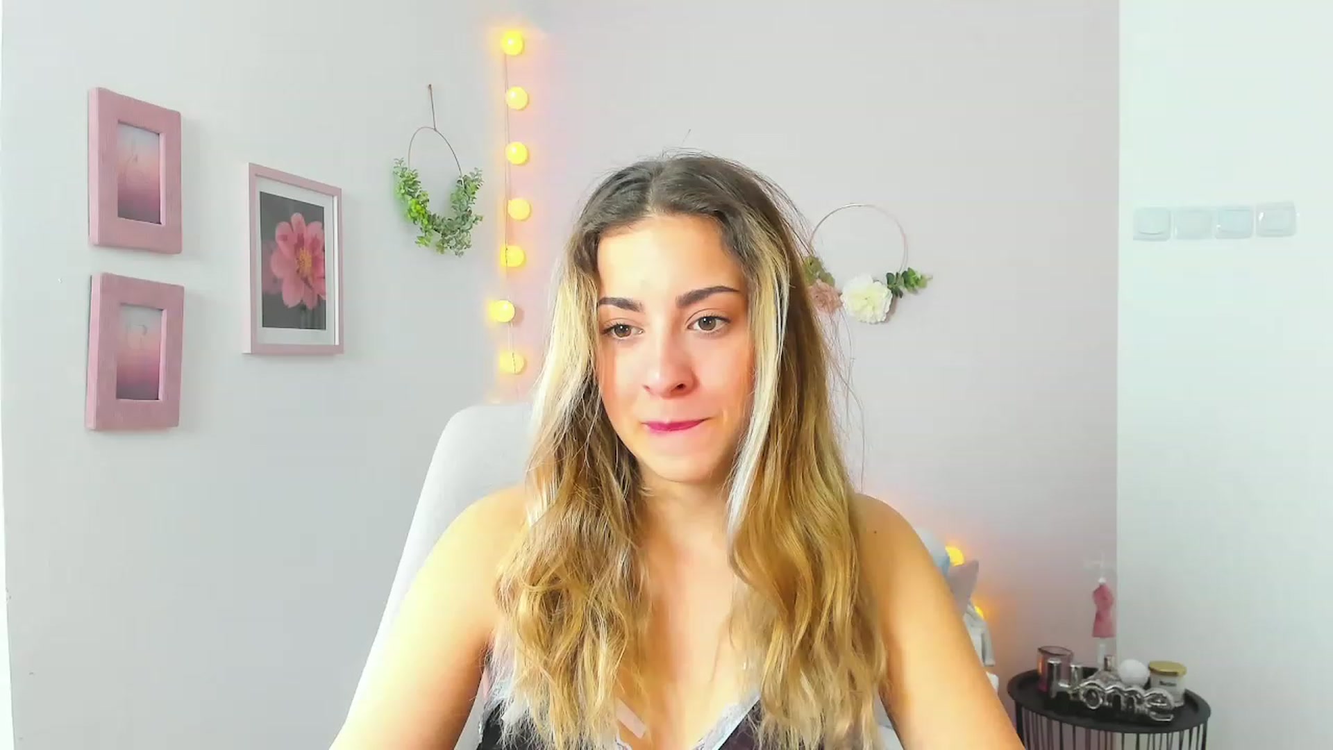 Gallery image thumbnail from Gia_Lopez18's myfreecams stream on, 04/21/2023, 11:59 image 3 of 20