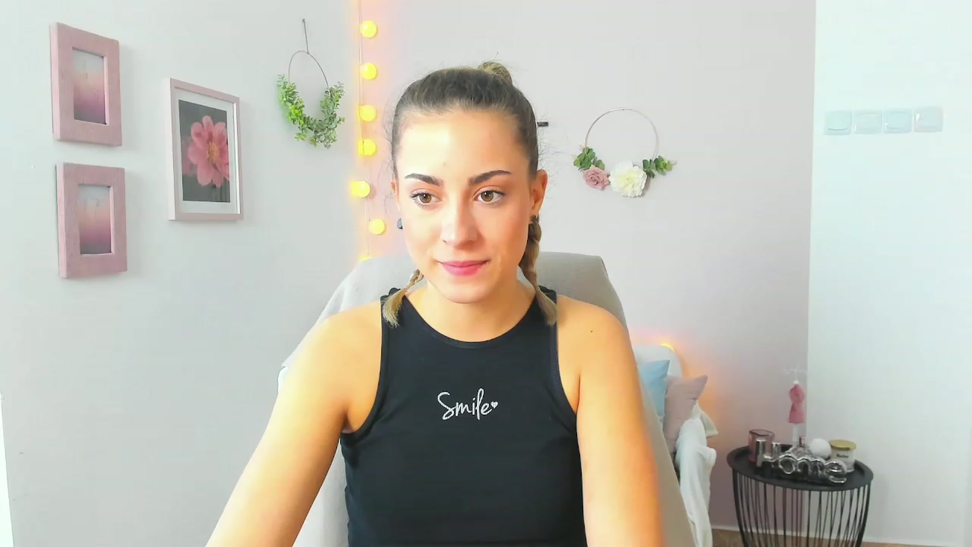 Gallery image thumbnail from Gia_Lopez18's myfreecams stream on, 04/23/2023, 11:13 image 7 of 20