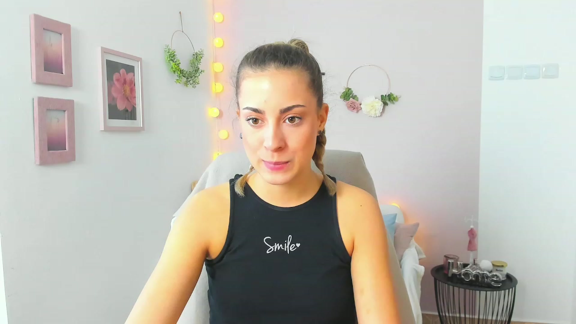 Gallery image thumbnail from Gia_Lopez18's myfreecams stream on, 04/23/2023, 11:13 image 11 of 20