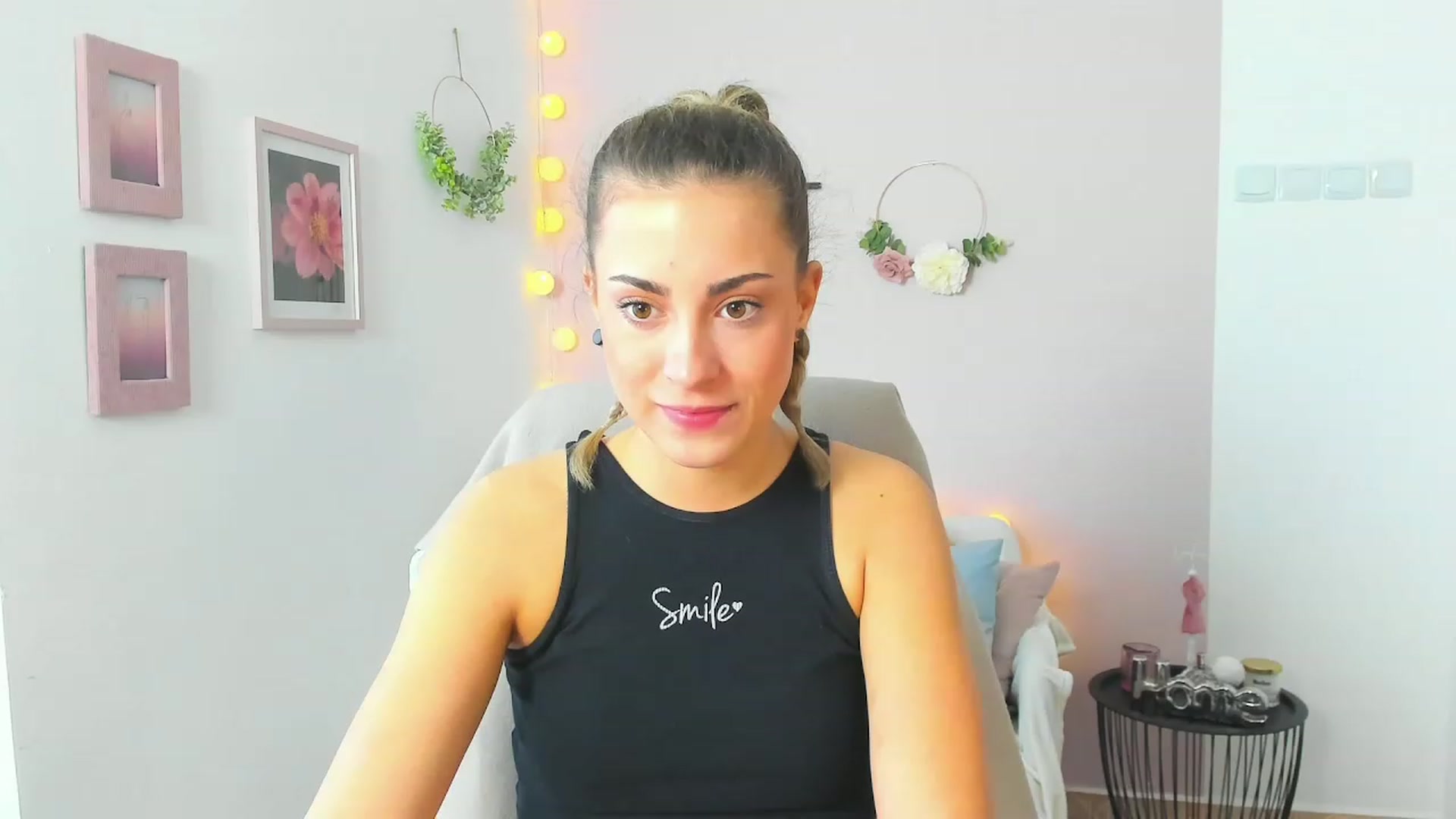 Gallery image thumbnail from Gia_Lopez18's myfreecams stream on, 04/23/2023, 11:13 image 6 of 20