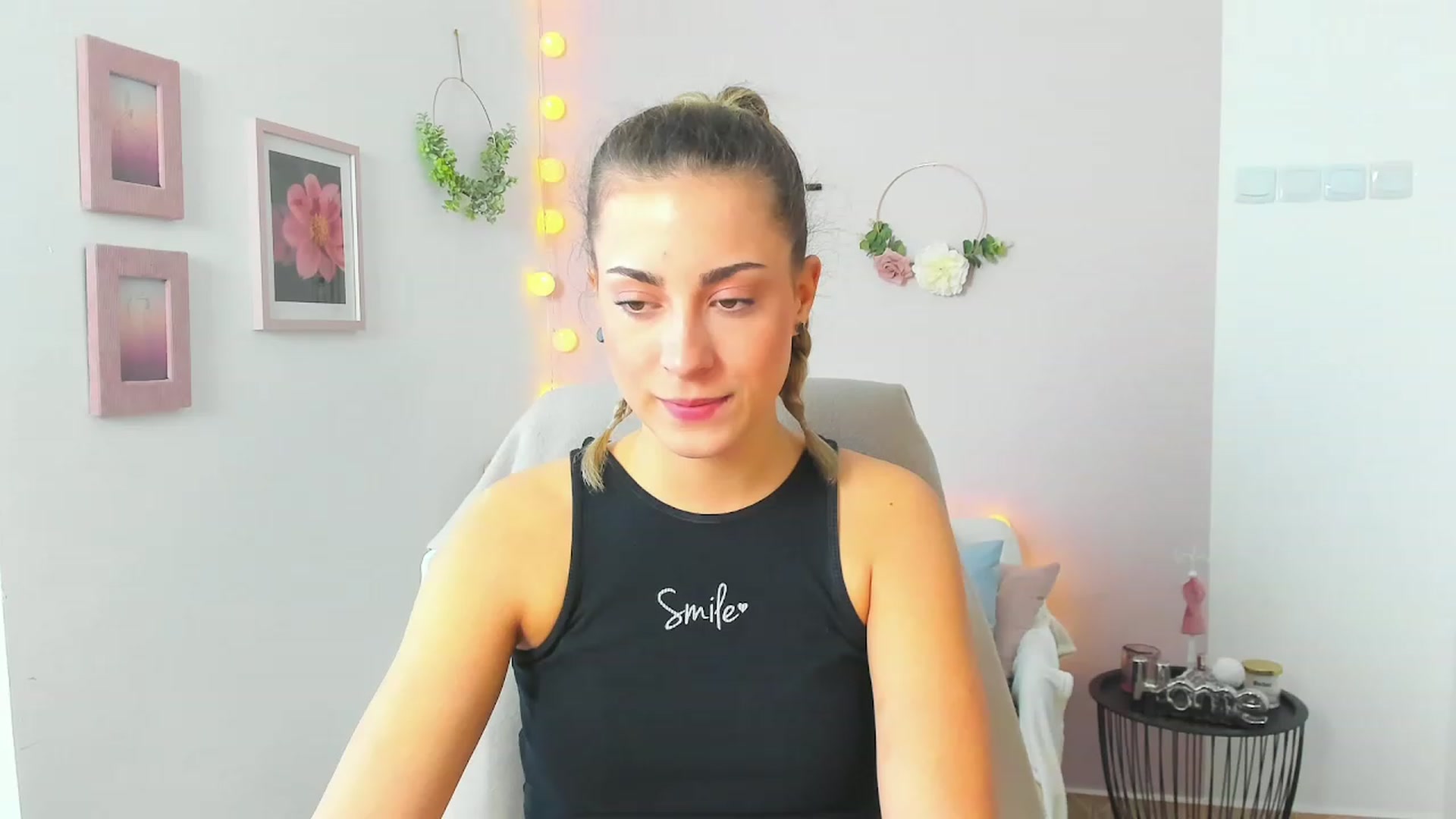Gallery image thumbnail from Gia_Lopez18's myfreecams stream on, 04/23/2023, 11:13 image 2 of 20