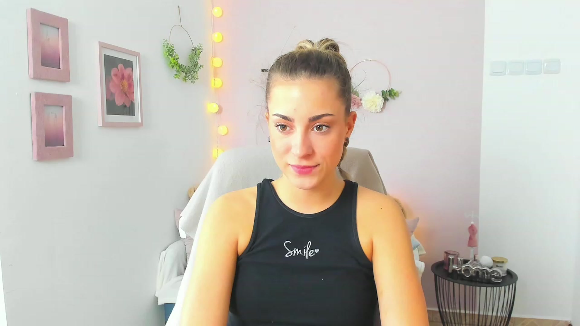 Gallery image thumbnail from Gia_Lopez18's myfreecams stream on, 04/23/2023, 13:01 image 12 of 20