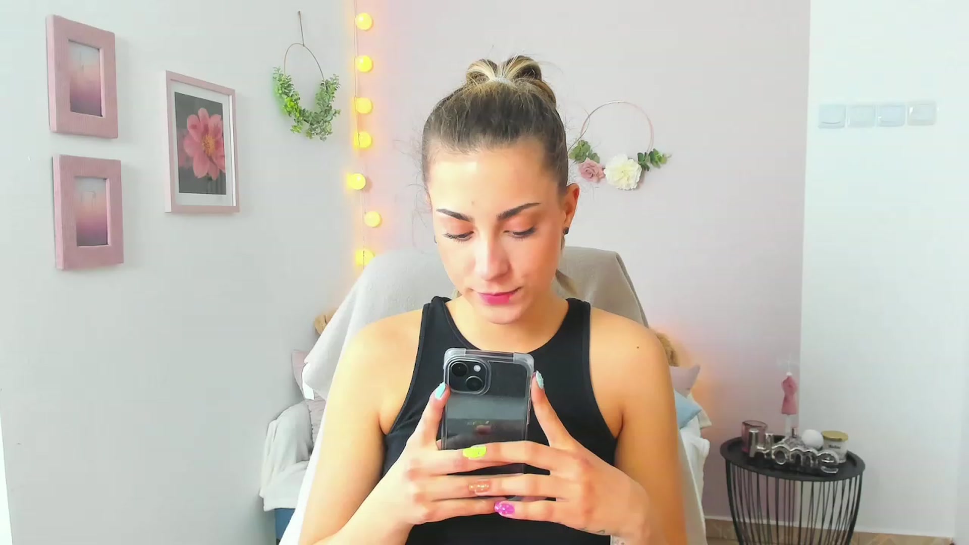 Gallery image thumbnail from Gia_Lopez18's myfreecams stream on, 04/23/2023, 13:01 image 9 of 20