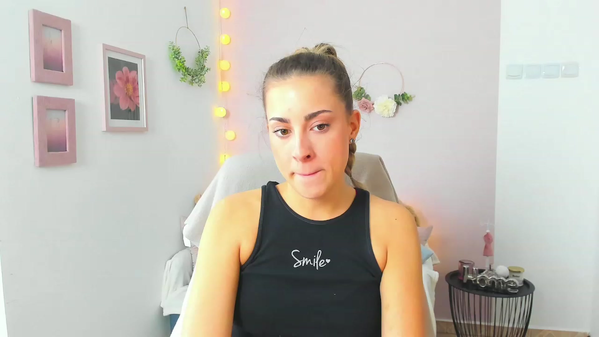 Gallery image thumbnail from Gia_Lopez18's myfreecams stream on, 04/23/2023, 13:01 image 8 of 20
