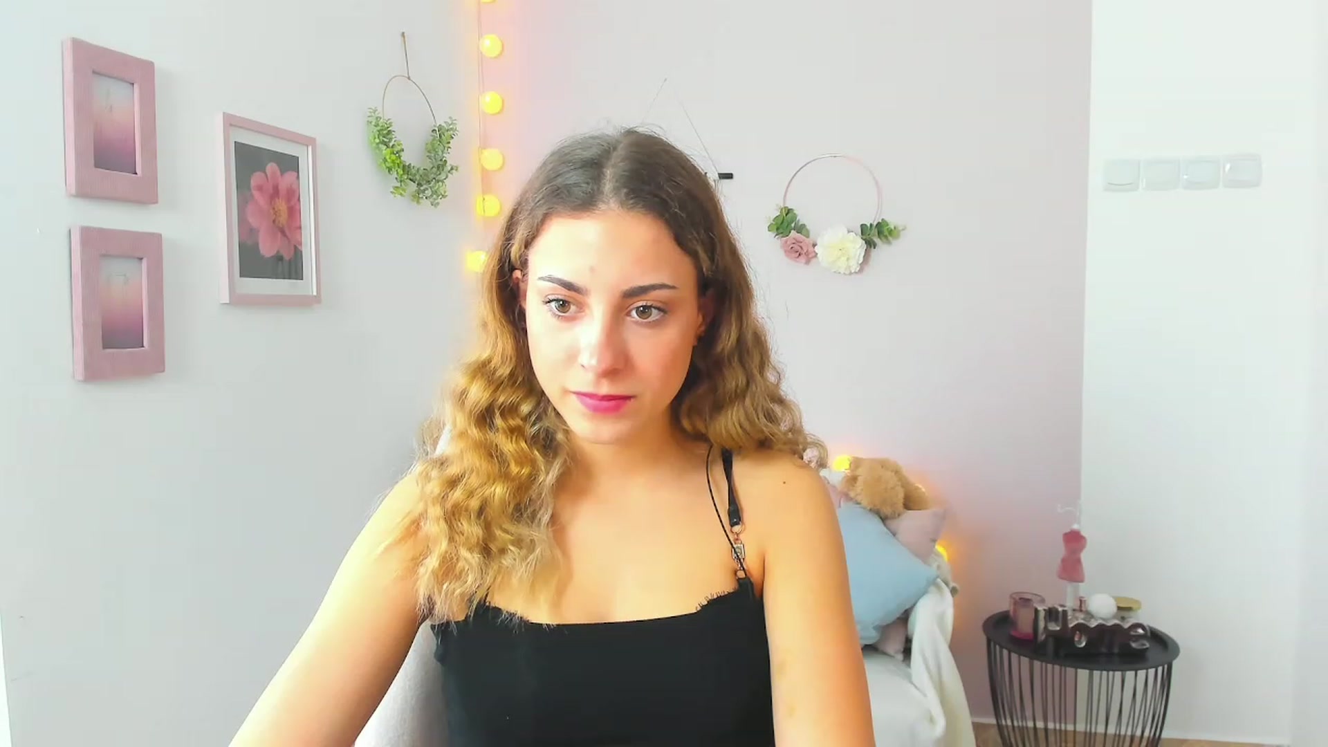 Gallery image thumbnail from Gia_Lopez18's myfreecams stream on, 04/24/2023, 09:43 image 12 of 20
