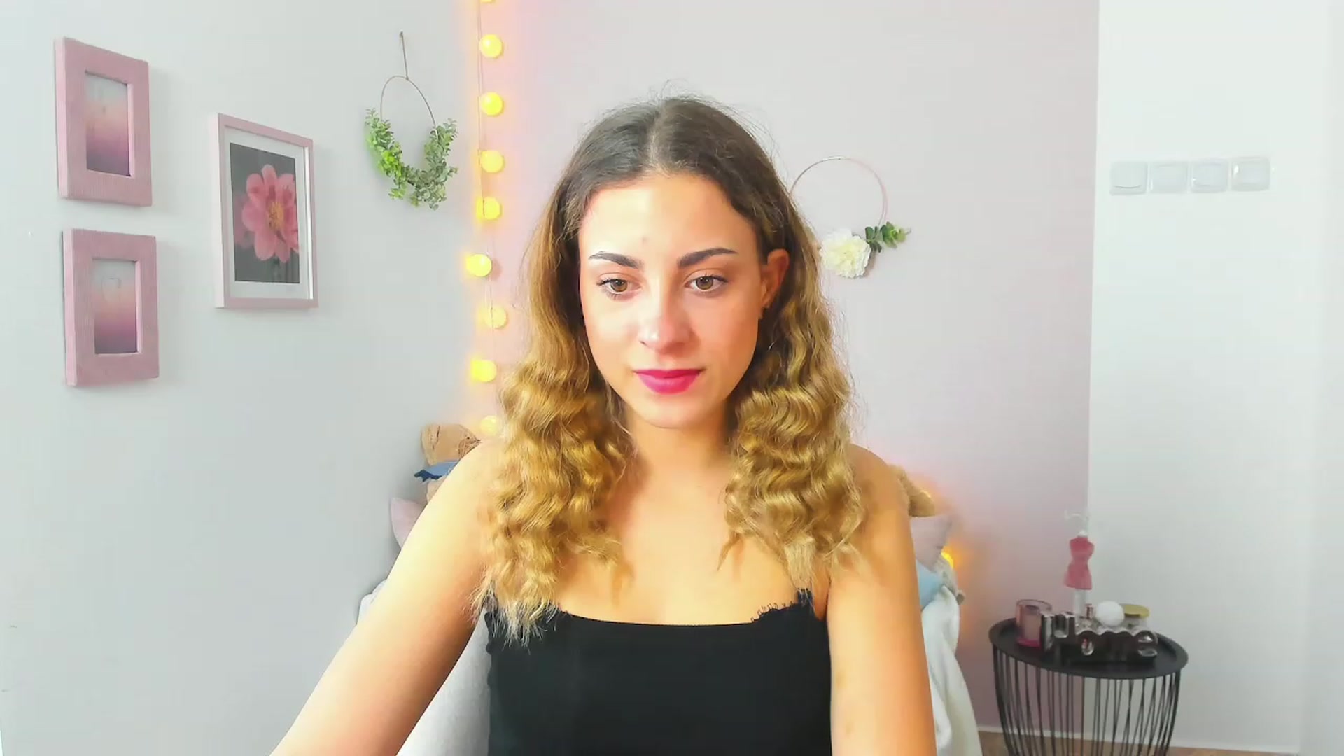 Gallery image thumbnail from Gia_Lopez18's myfreecams stream on, 04/24/2023, 09:43 image 3 of 20