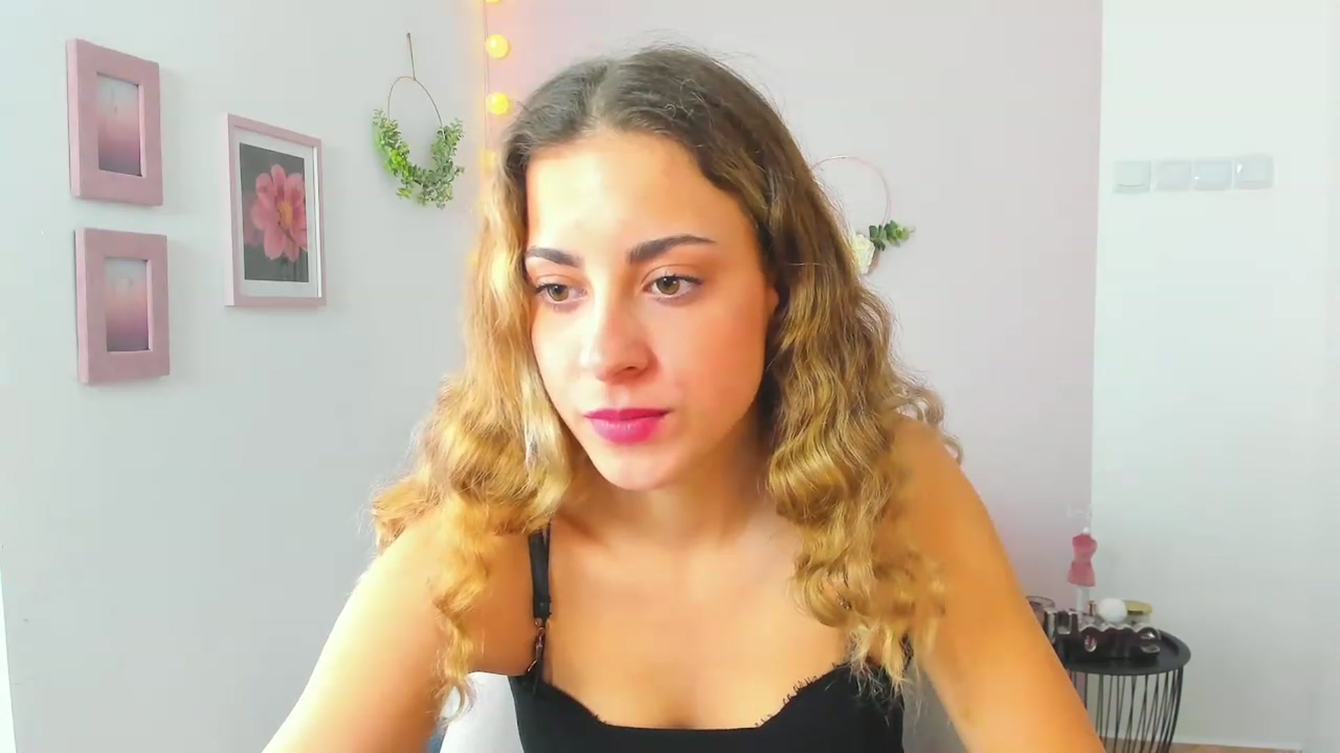 Gallery image thumbnail from Gia_Lopez18's myfreecams stream on, 04/24/2023, 09:43 image 19 of 20