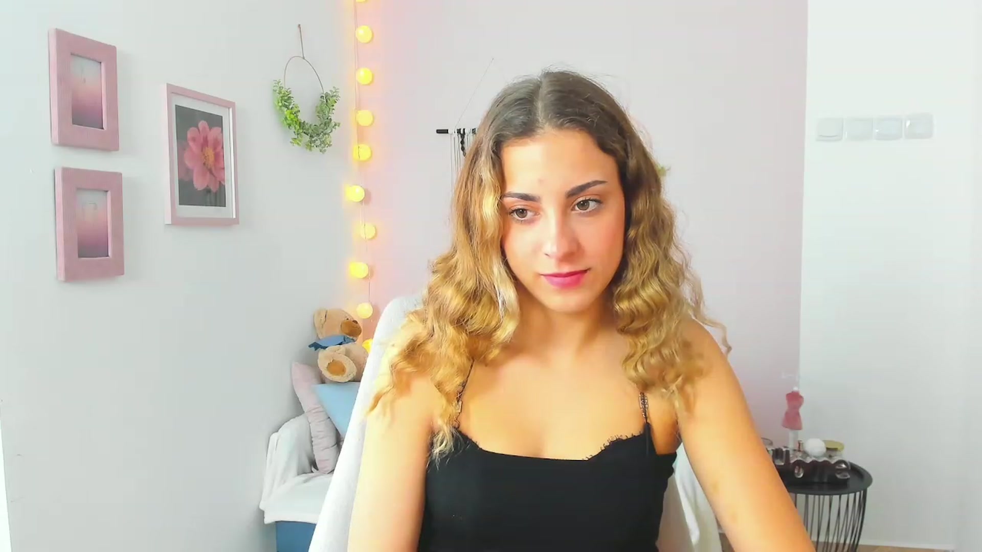Gallery image thumbnail from Gia_Lopez18's myfreecams stream on, 04/24/2023, 09:43 image 20 of 20
