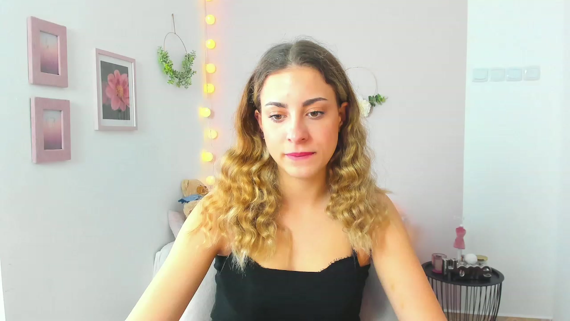 Gallery image thumbnail from Gia_Lopez18's myfreecams stream on, 04/24/2023, 10:54 image 3 of 20