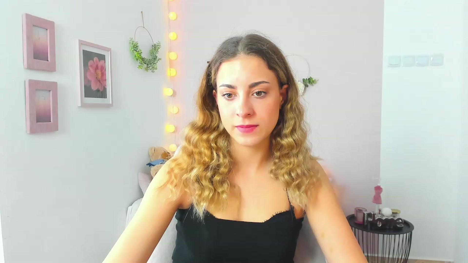 Gallery image thumbnail from Gia_Lopez18's myfreecams stream on, 04/24/2023, 10:54 image 4 of 20