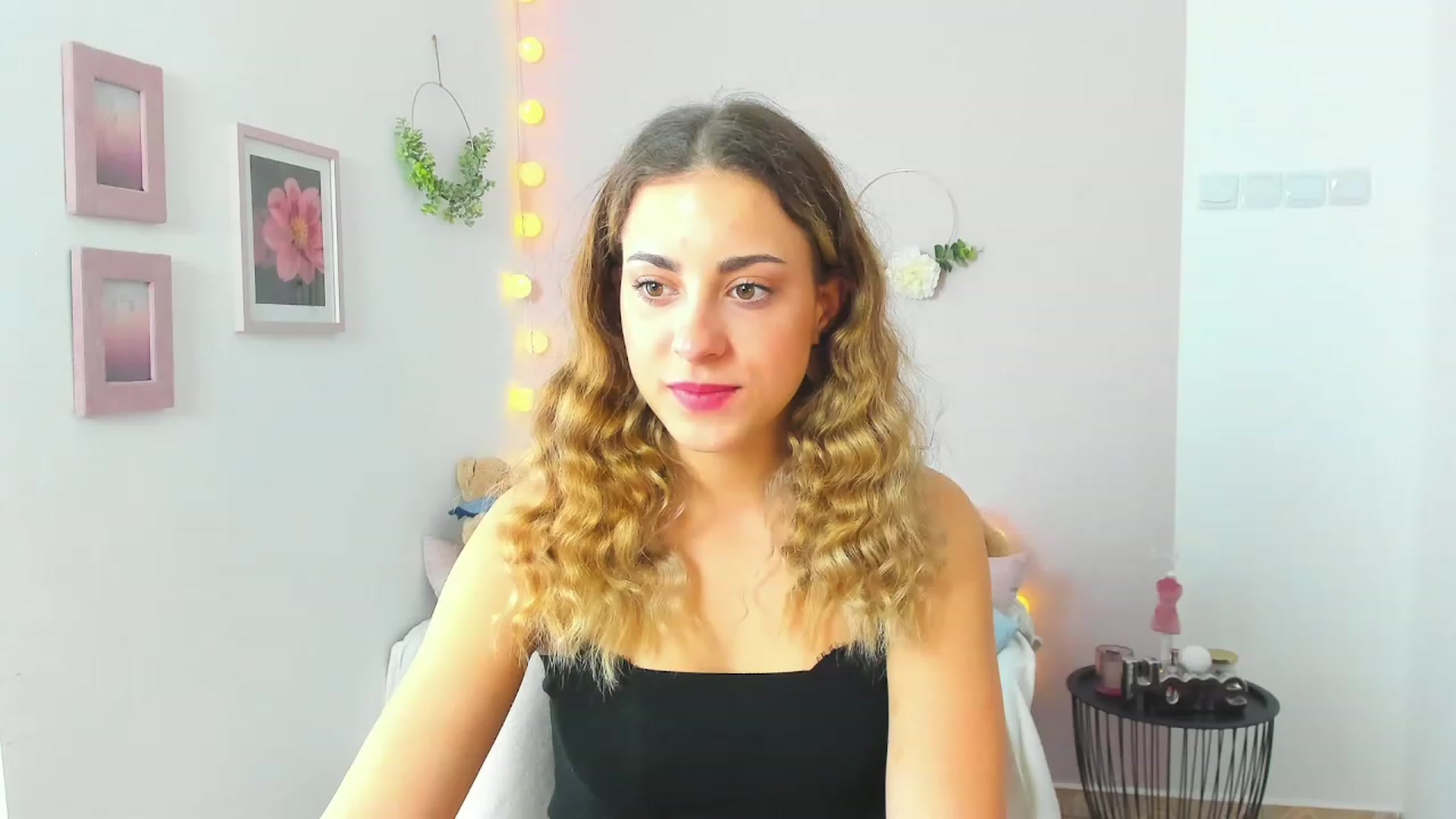 Gallery image thumbnail from Gia_Lopez18's myfreecams stream on, 04/24/2023, 10:54 image 13 of 20