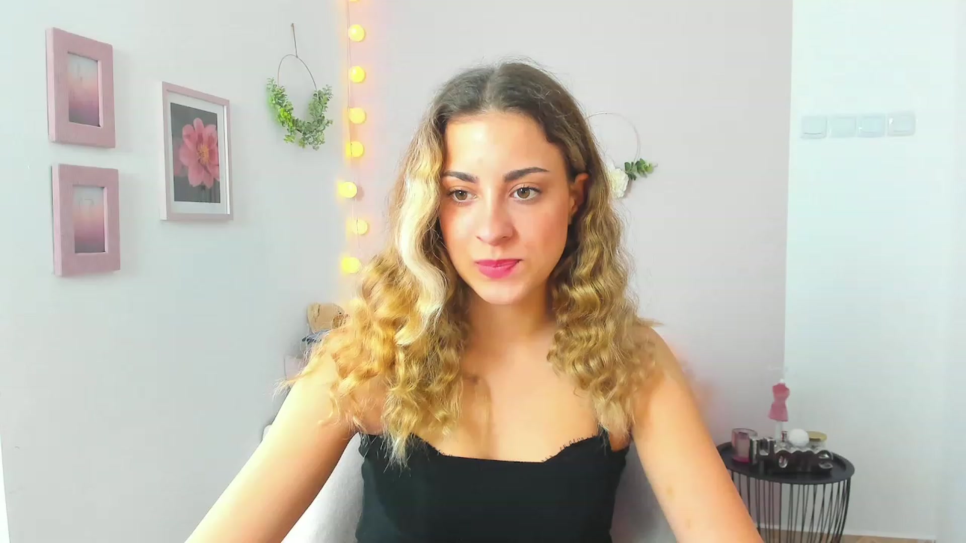 Gallery image thumbnail from Gia_Lopez18's myfreecams stream on, 04/24/2023, 10:54 image 1 of 20