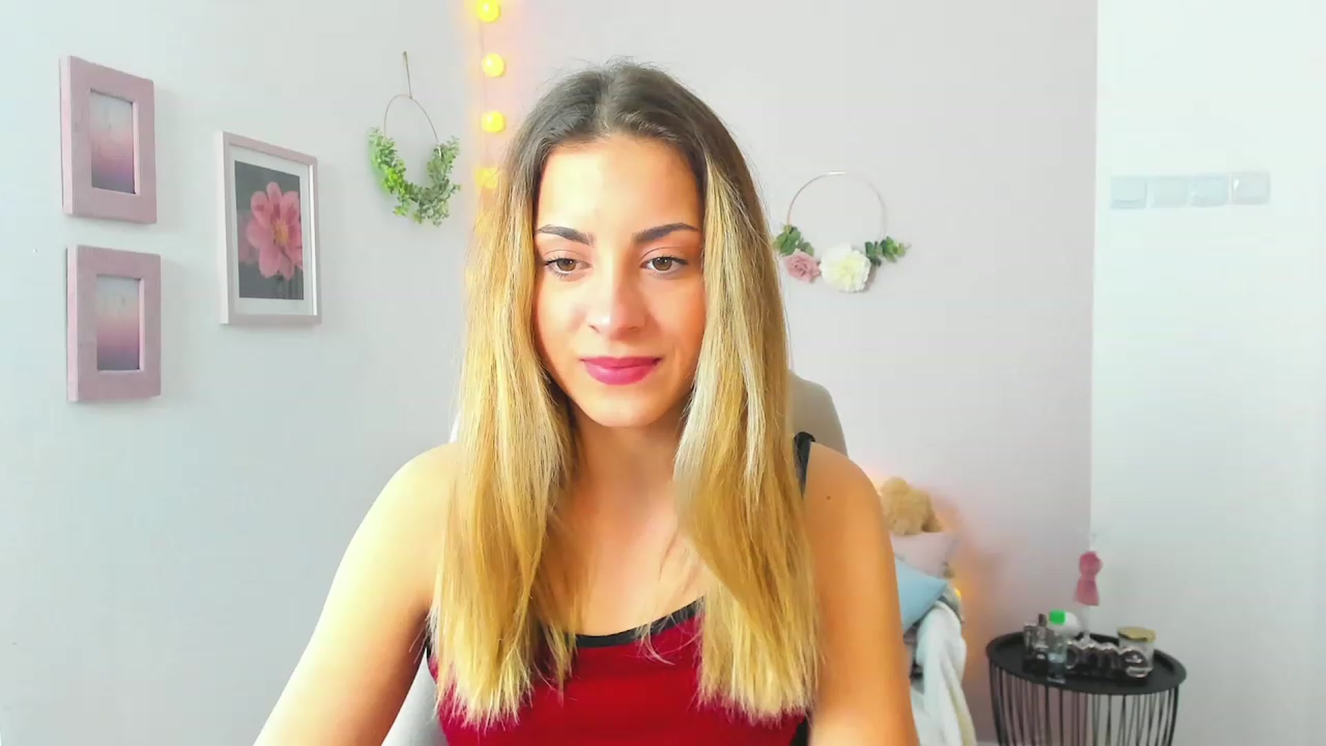 Gallery image thumbnail from Gia_Lopez18's myfreecams stream on, 04/27/2023, 09:38 image 12 of 20