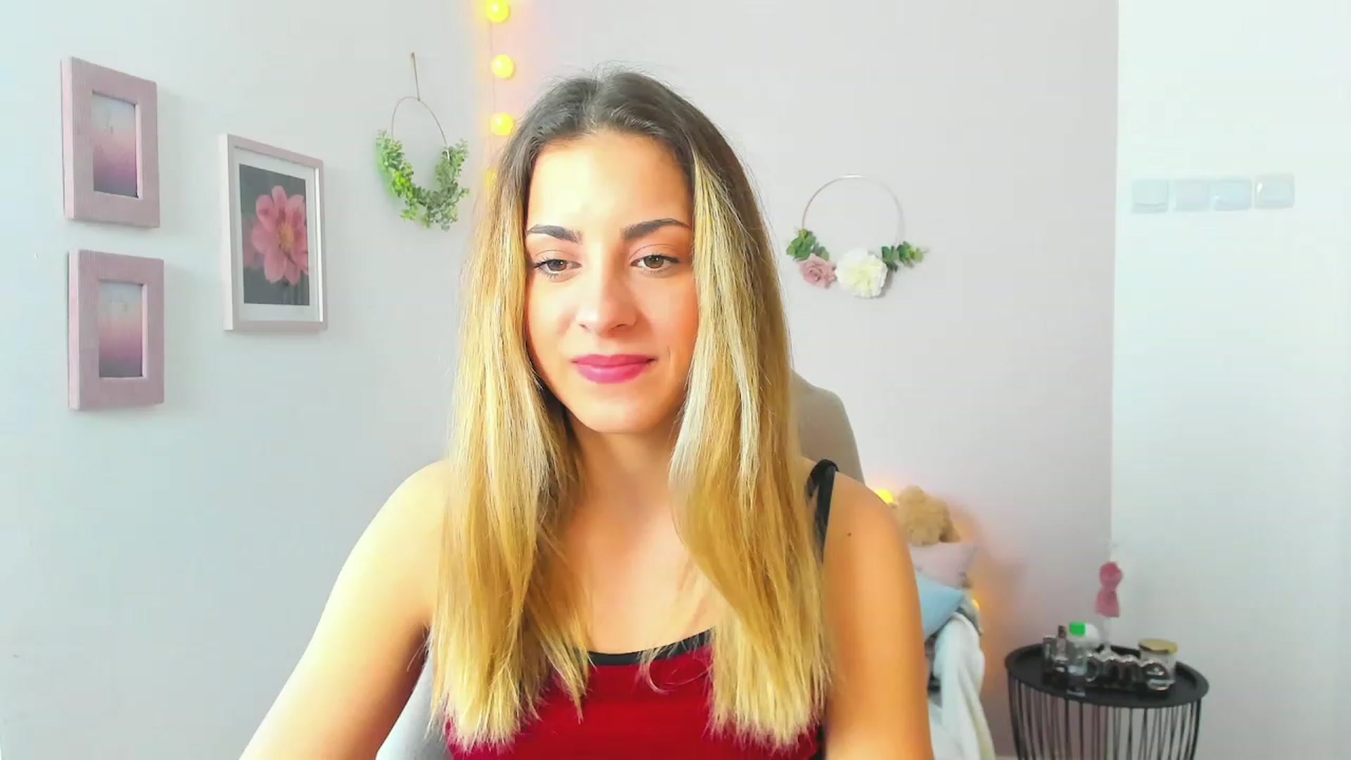 Gallery image thumbnail from Gia_Lopez18's myfreecams stream on, 04/27/2023, 09:38 image 14 of 20